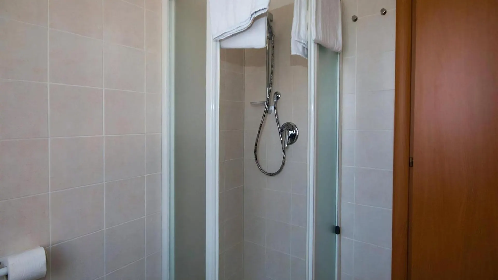 Nette Ferienwohnung In 도마소