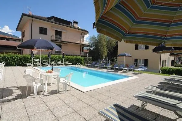 Nette Ferienwohnung In Domaso Lägenhet